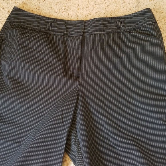 5/$25 Worthington pinstripe capris - Picture 2 of 6